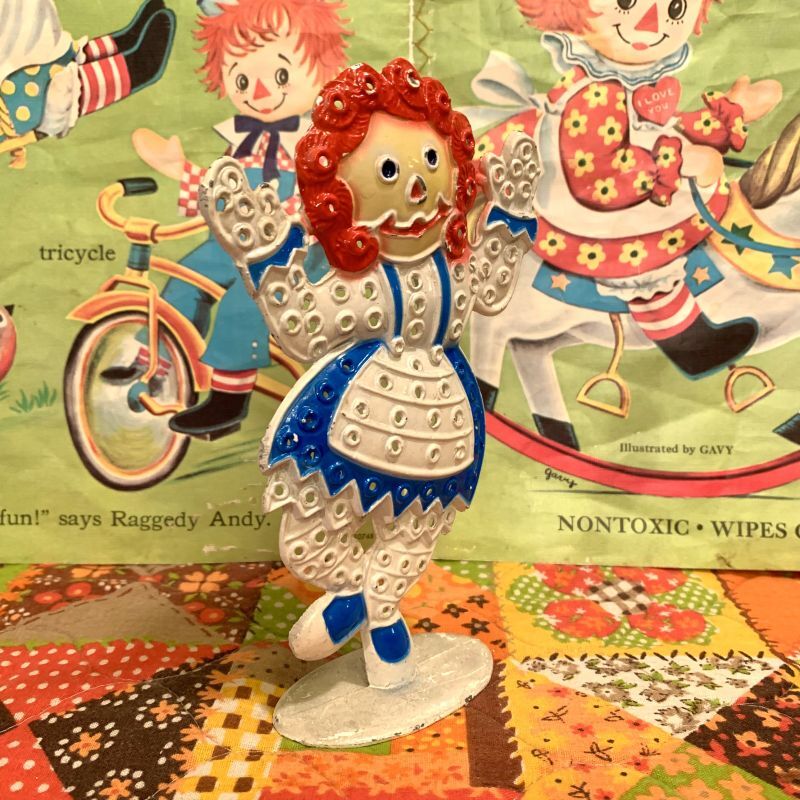 画像: Raggedy Ann piercing holder stand