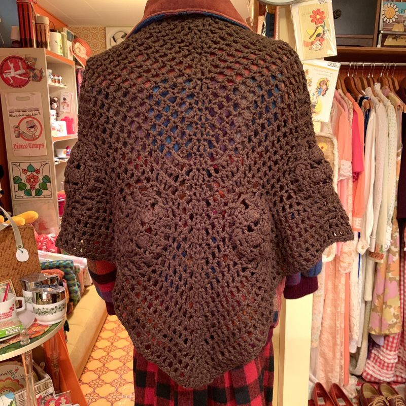 画像: （SALE）Brown crochet cape