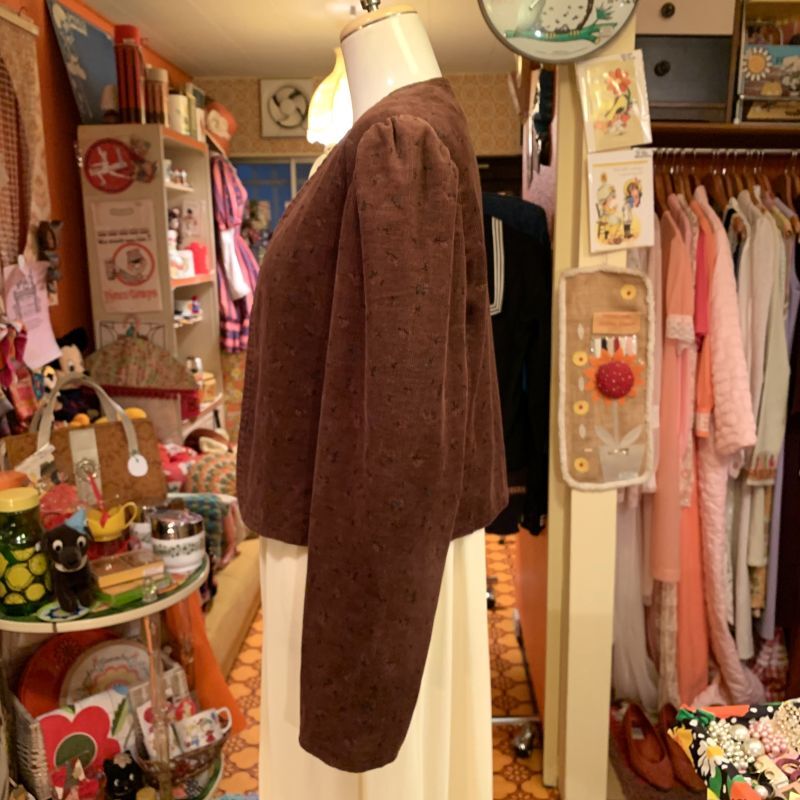 画像:  Flower pattern corduroy jacket