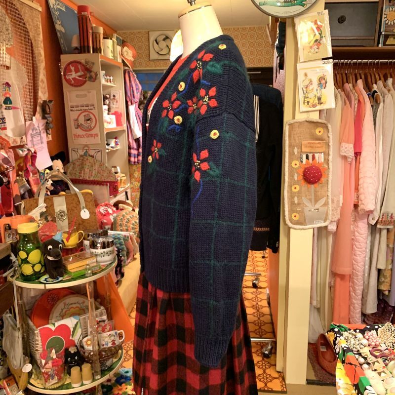 画像: Flower embroidery wool cardigan