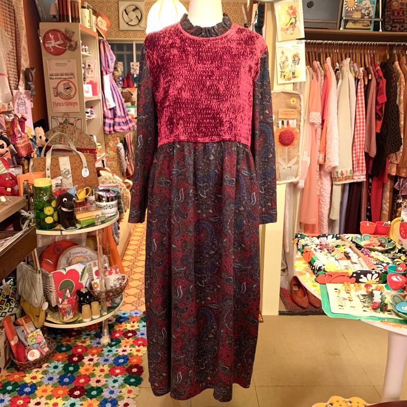 画像:  Velor switching paisley pattern dress