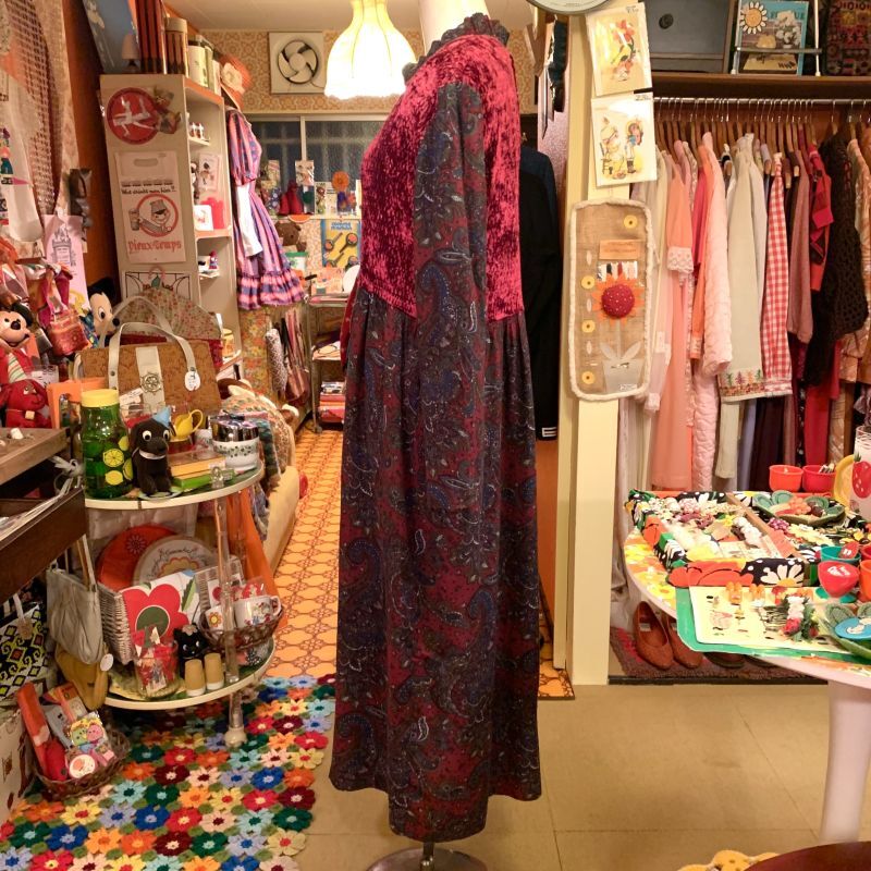 画像:  Velor switching paisley pattern dress