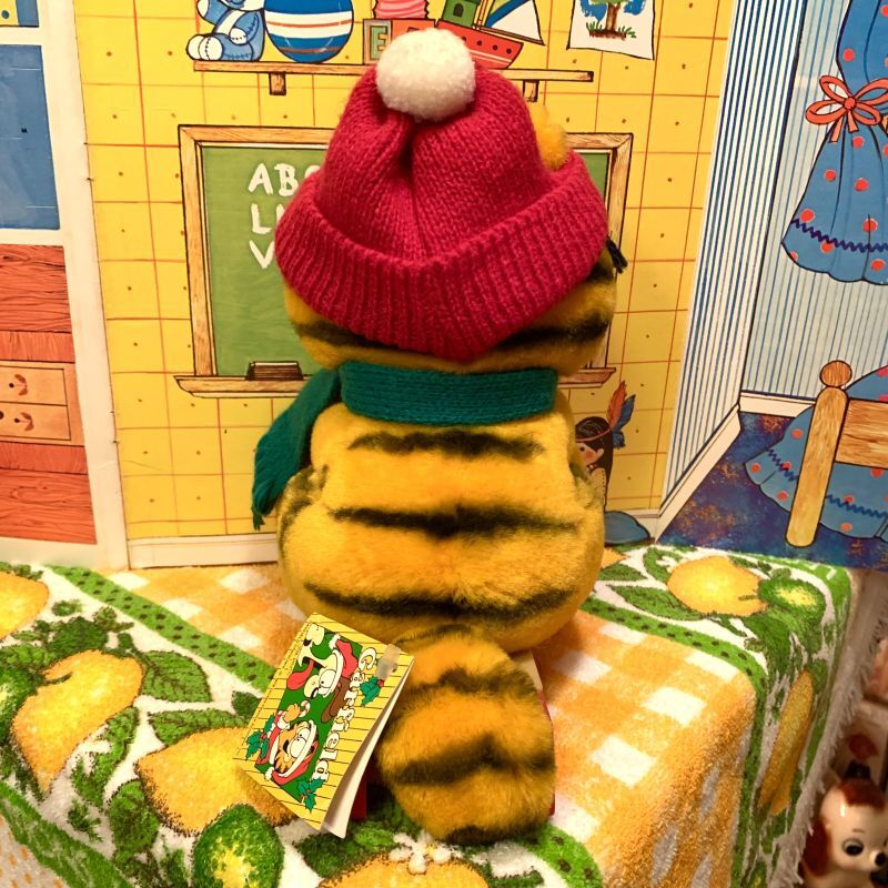 画像: オリジナル紙タグ付き DEADSTOCK DAKIN社 Rode a sled Garfield plush doll