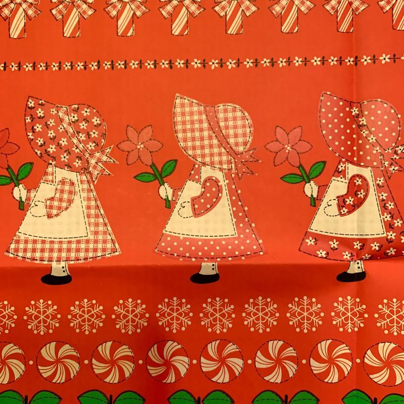 画像: Holly hobbie Christmas wrapping paper