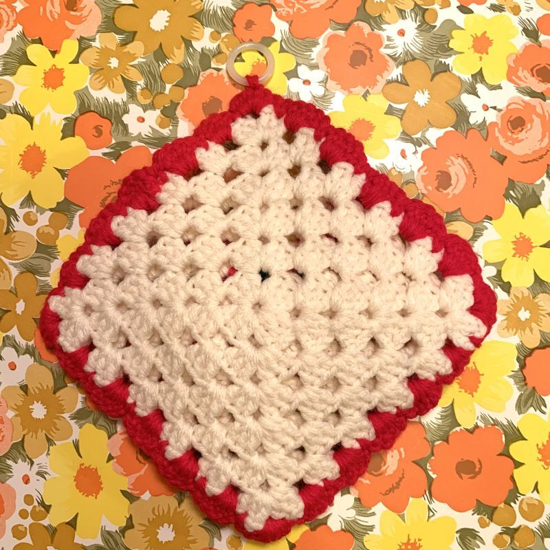 画像: Strawberry flower knit potholder