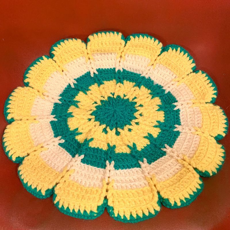 画像: Vintage knit flower cushion cover