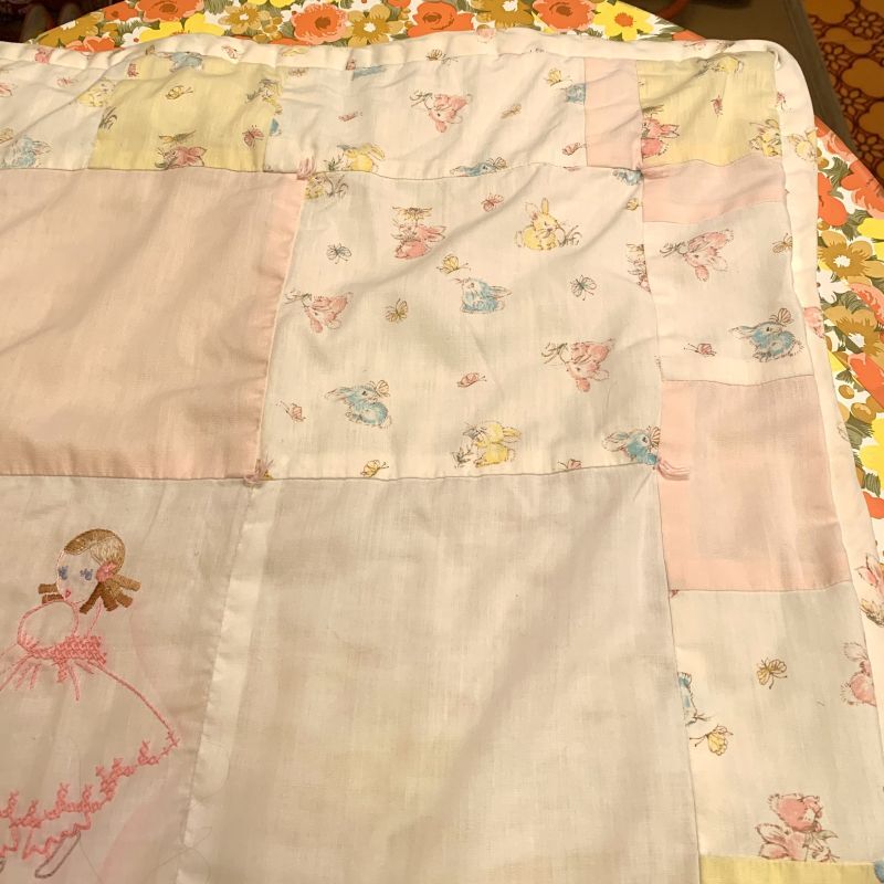 画像: Embroidered quilt cover