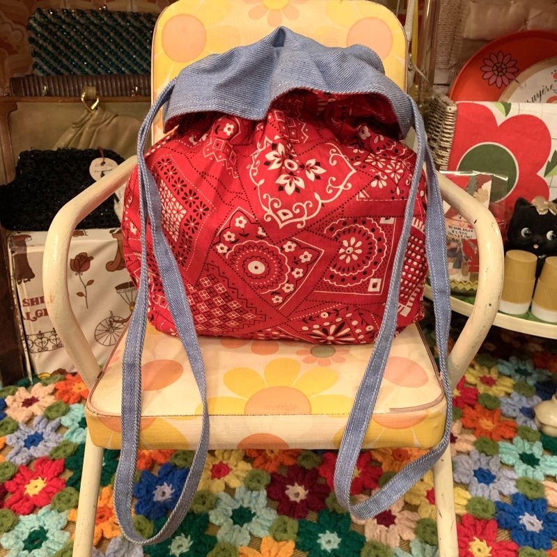 画像: Bandana&denim reversible shoulder bag with triangle bandana