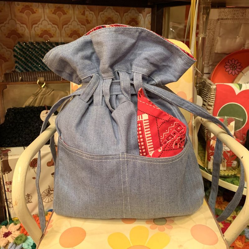 画像: Bandana&denim reversible shoulder bag with triangle bandana