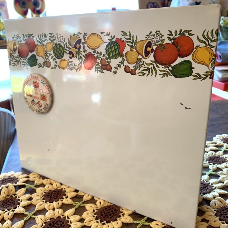 画像: Vintage vegetable pattern board with magnet