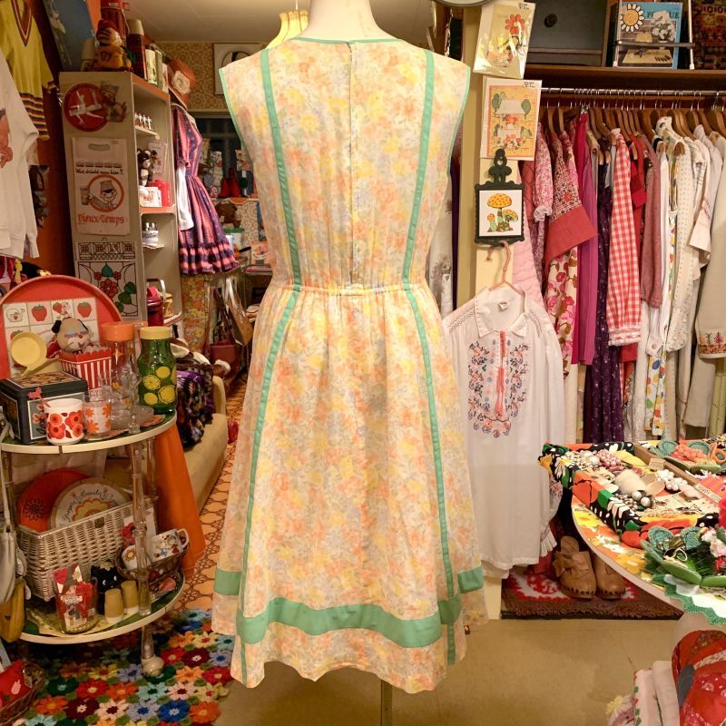 画像: Light green line flower pattern sleeveless onepiece