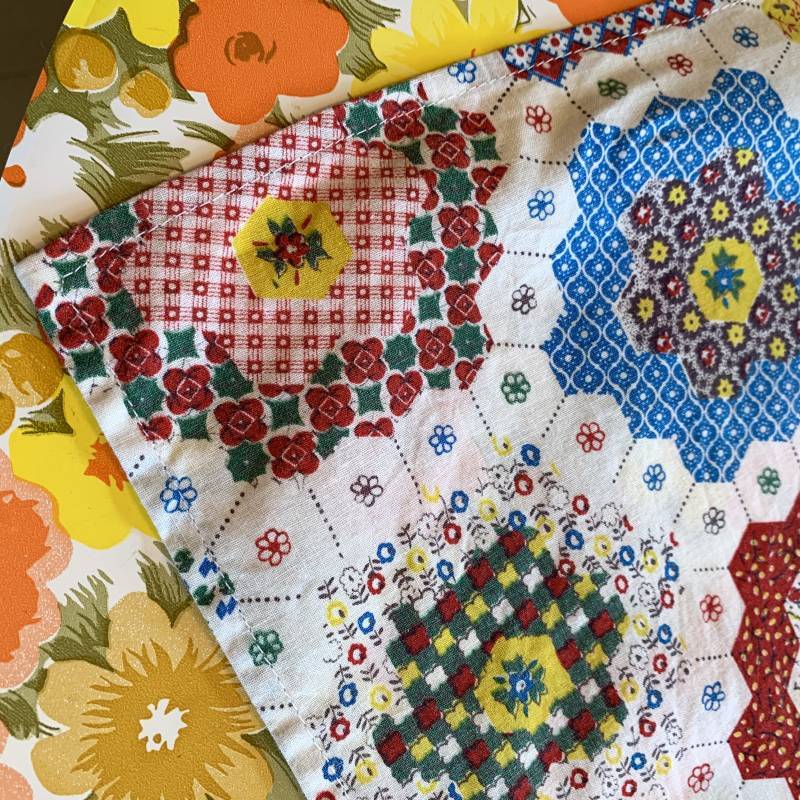 画像: Vintage patchwork flower pattern tablecloth