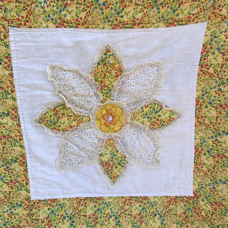 画像: 60'S〜70'S  Vintage Flowerlace patchwork quilt・rug