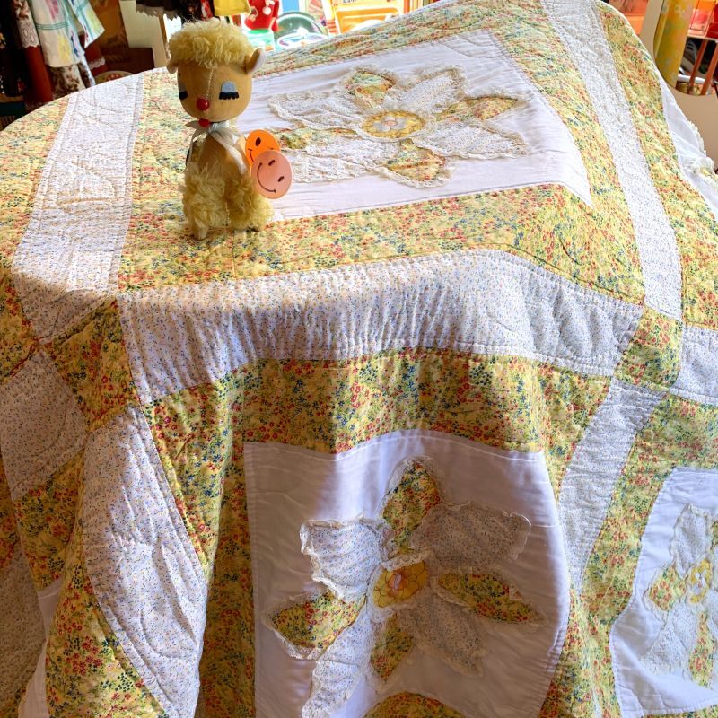 画像1: 60'S〜70'S  Vintage Flowerlace patchwork quilt・rug