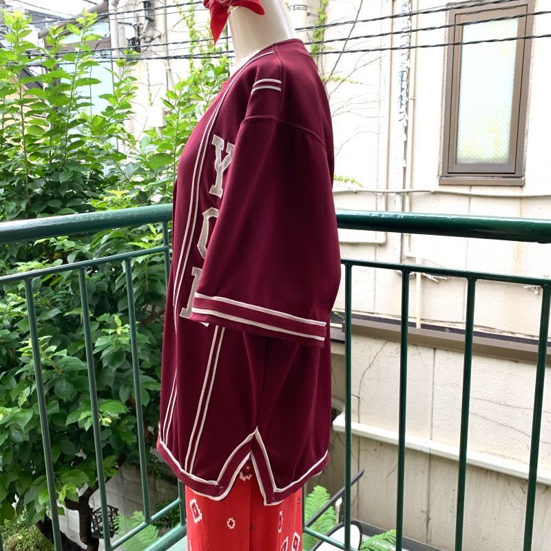 画像: Vintage bordeaux/white baseball shirt