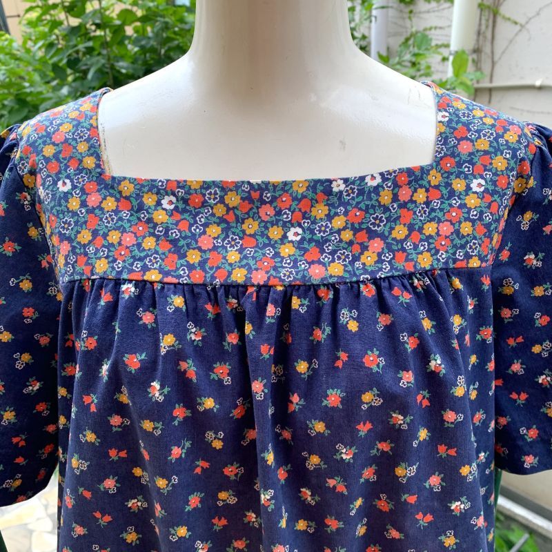 画像: 70'S France Vintage button decoration floral pattern top