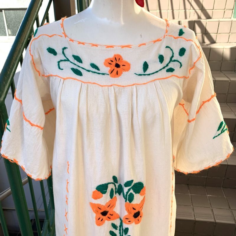 画像: Vintage Mexican Flower embroidery dress