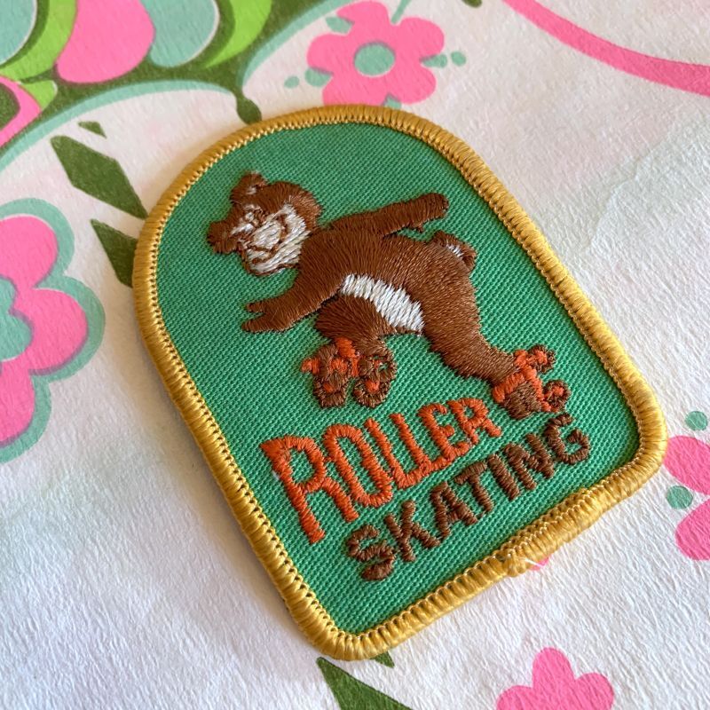 画像: Vintage Roller skating bear patch