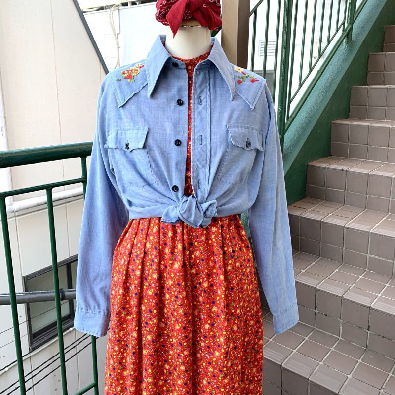 画像: Vintage mushroom&flower embroidery chambray shirt