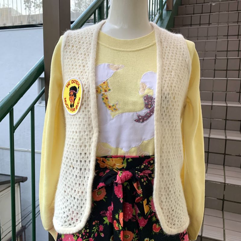 画像1: (SALE) Indian girl patch knit vest