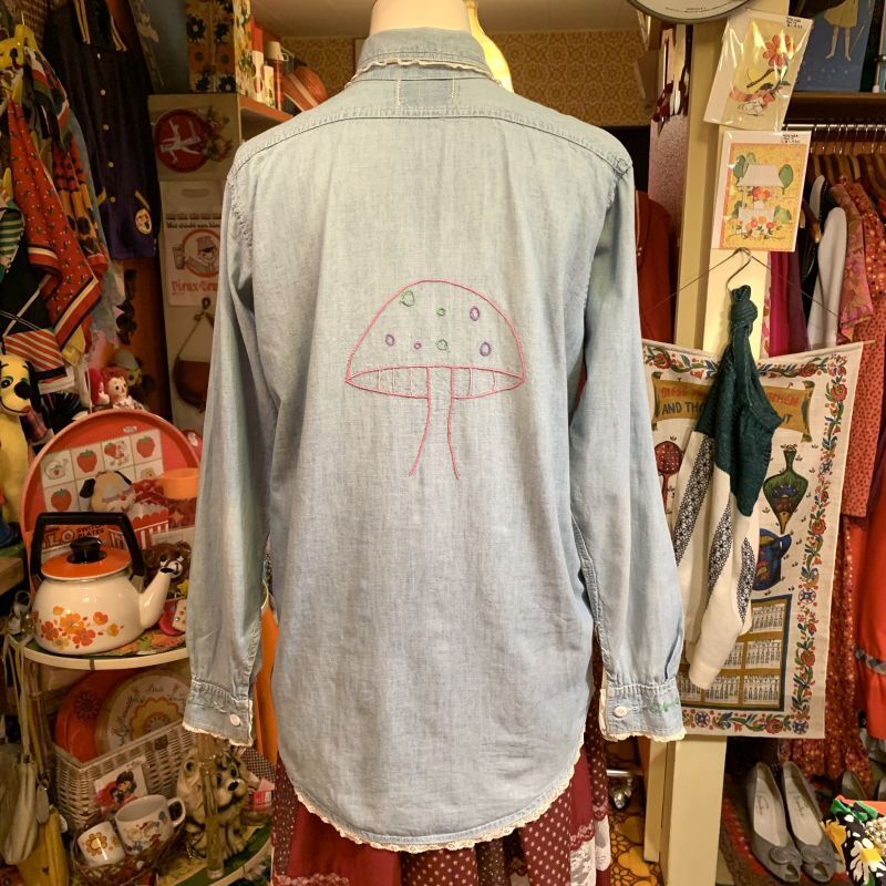 画像: Vintage mushroom&flower embroidery chambray shirt