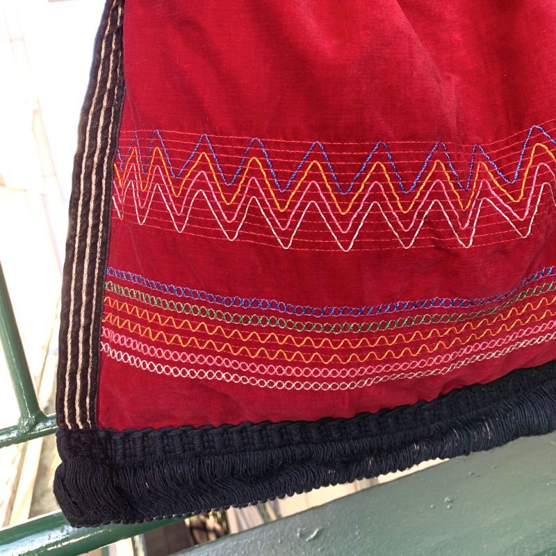 画像: (SALE) Vintage colorful stitch burgundy velor bag