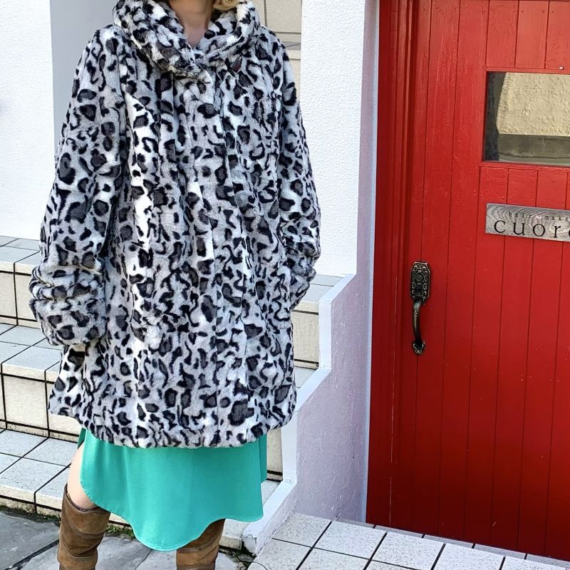 画像1: (SALE) Vintage bk.gy leopard eco fur reversible coat