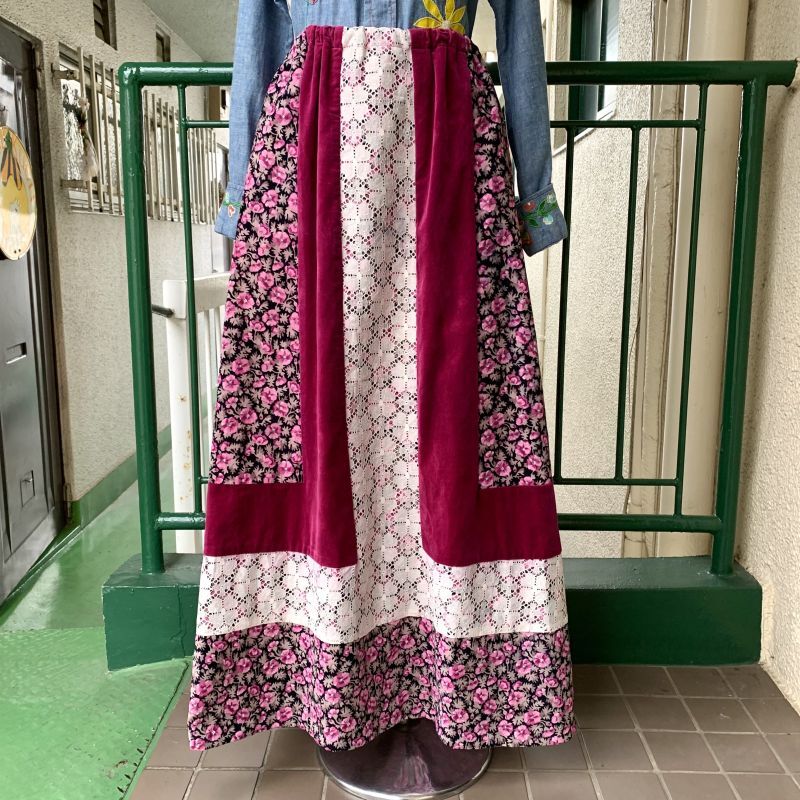 画像: (SALE) Vintage velor&flower lace patchwork long skirt