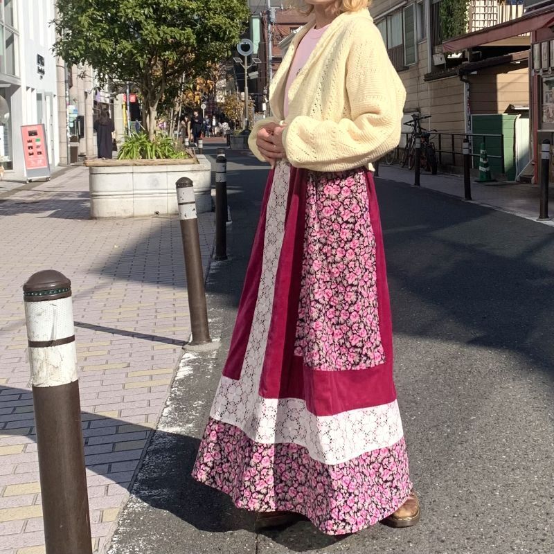 画像: (SALE) Vintage velor&flower lace patchwork long skirt