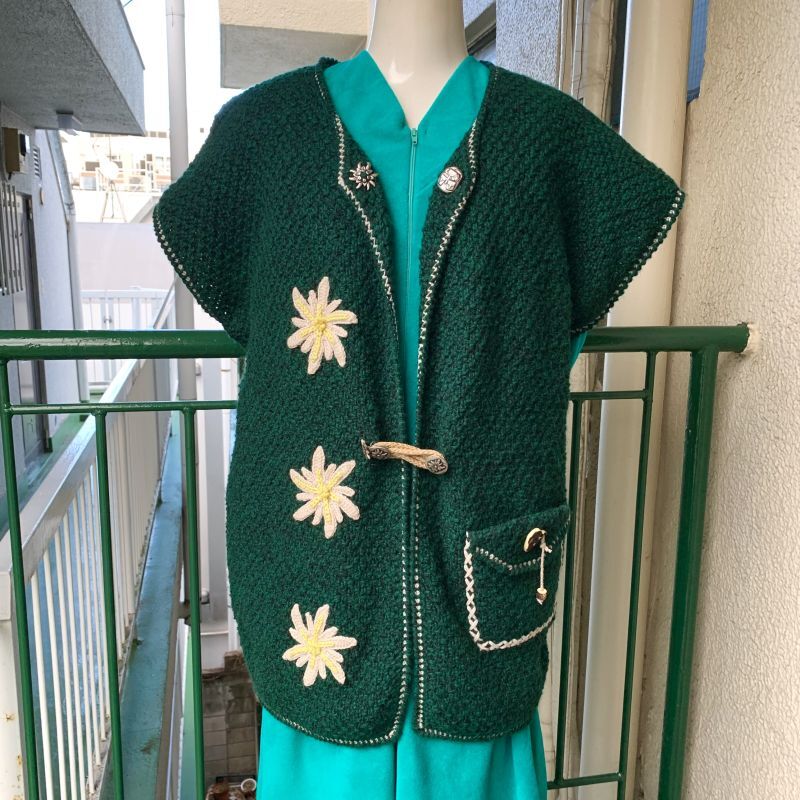 画像: Vintage flower embroidery wool tyrolean vest