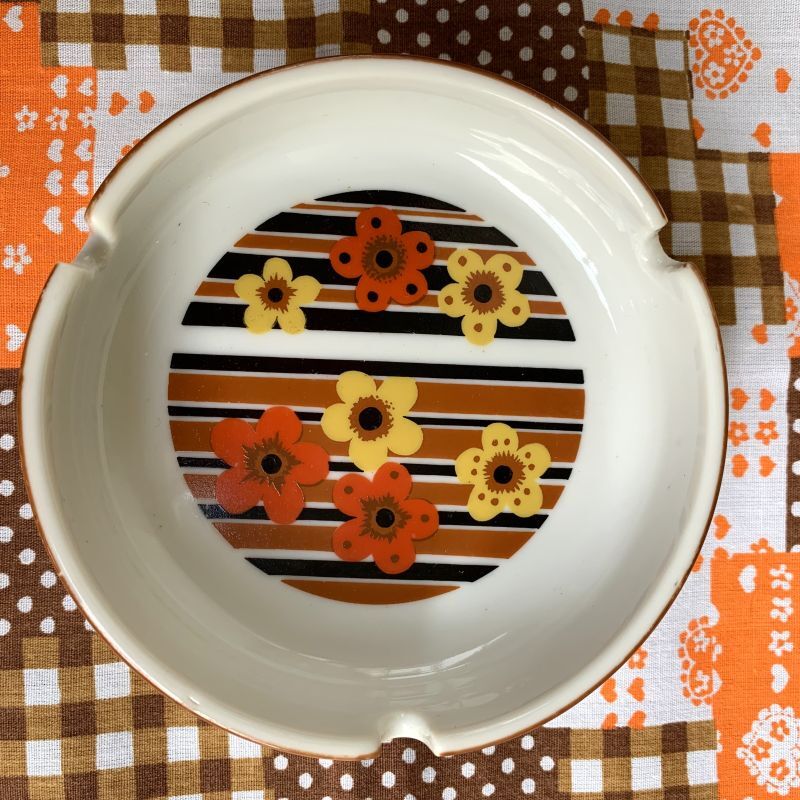 画像: Vintage Flower printed ashtray