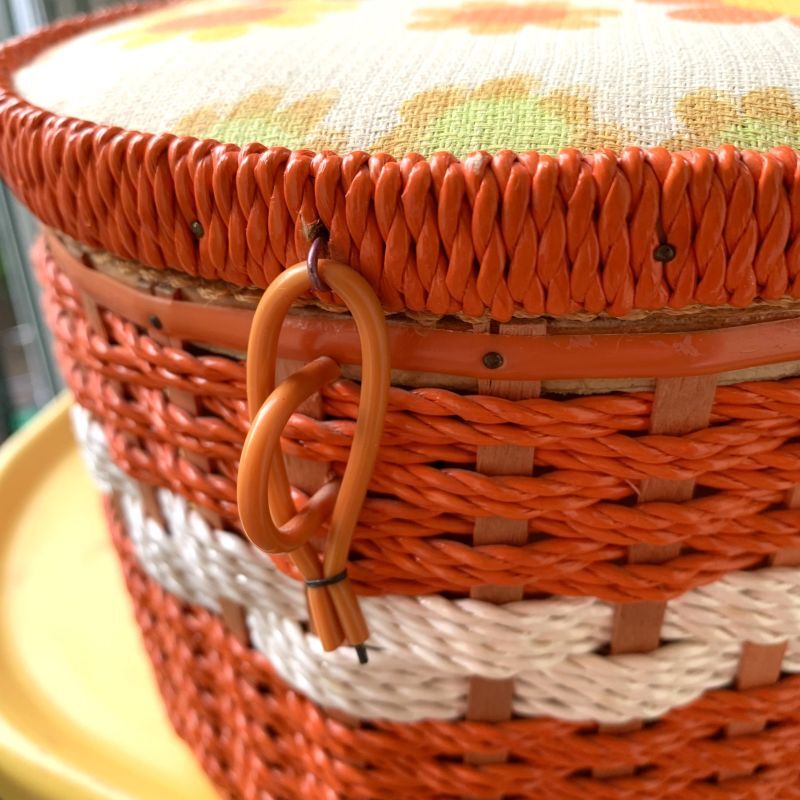 画像: Vintage flower pattern sewing basket
