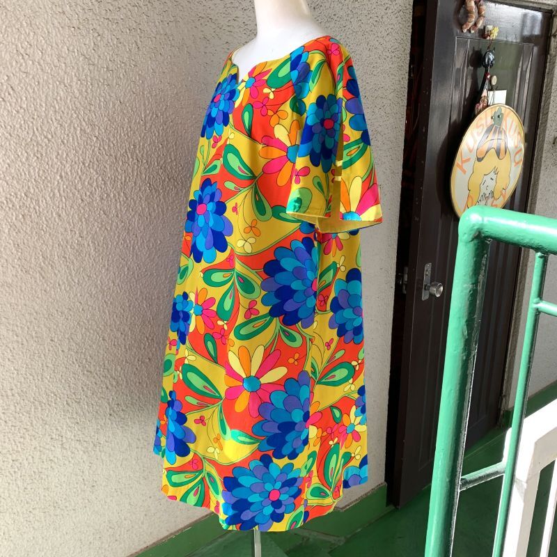 画像: Vintage flower pattern Hawaiian dress