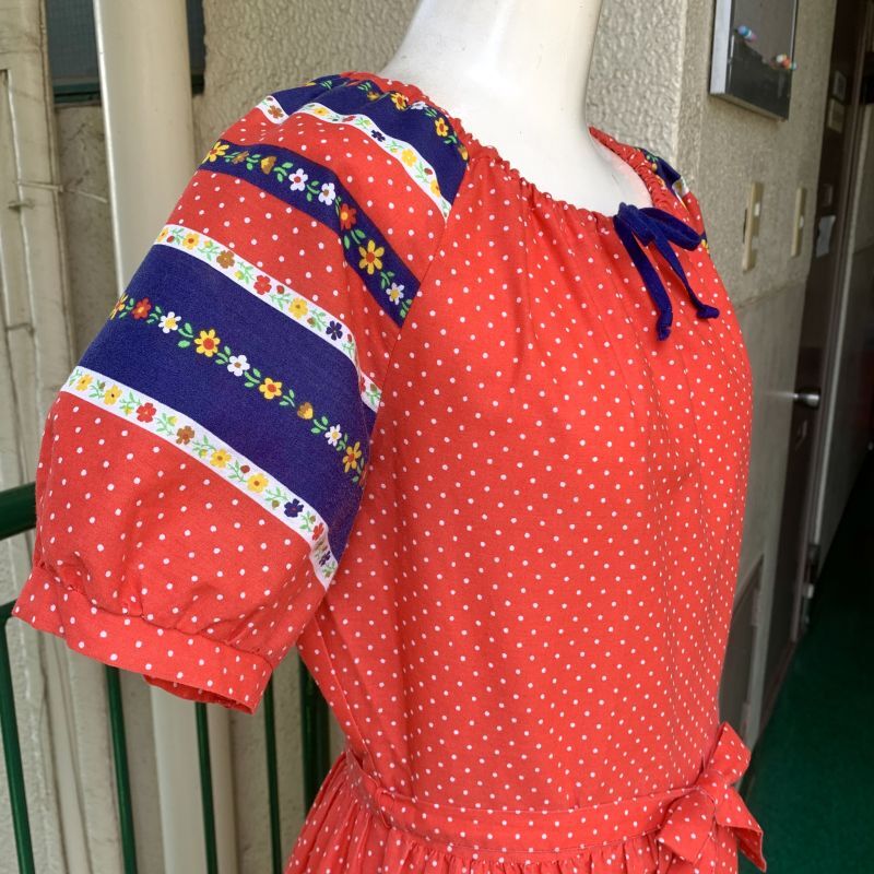 画像: Vintage flower printed pindots dress