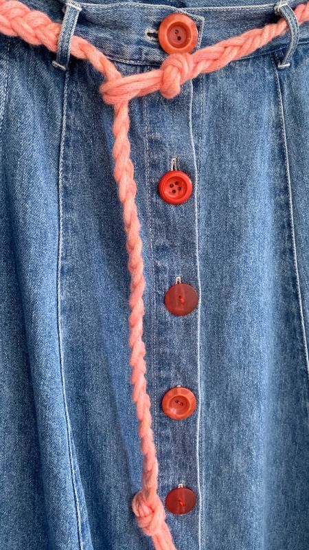 画像: Vintage rope belt&red button denim skirt