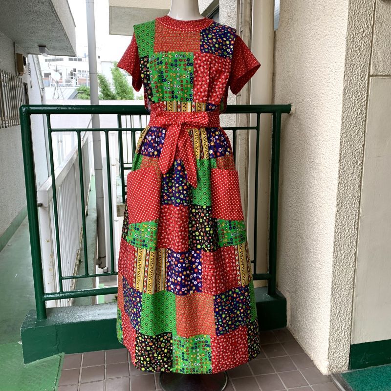 画像: 70'S patchwork printed apron dress