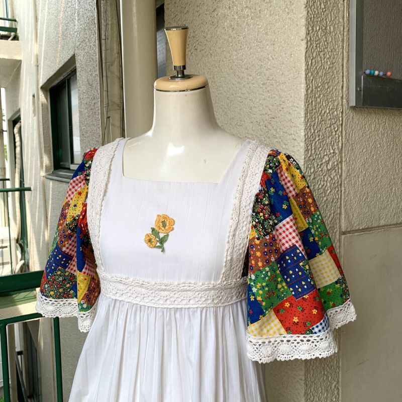 画像: Vintage patchwork pattern flare sleeves flower patch dress