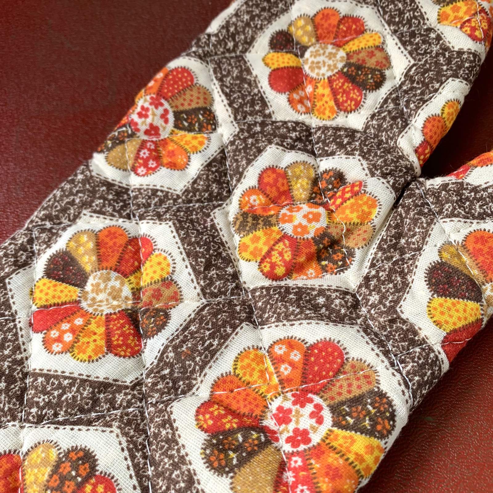 画像: Vintage dresden patchwork printed quilting mittens