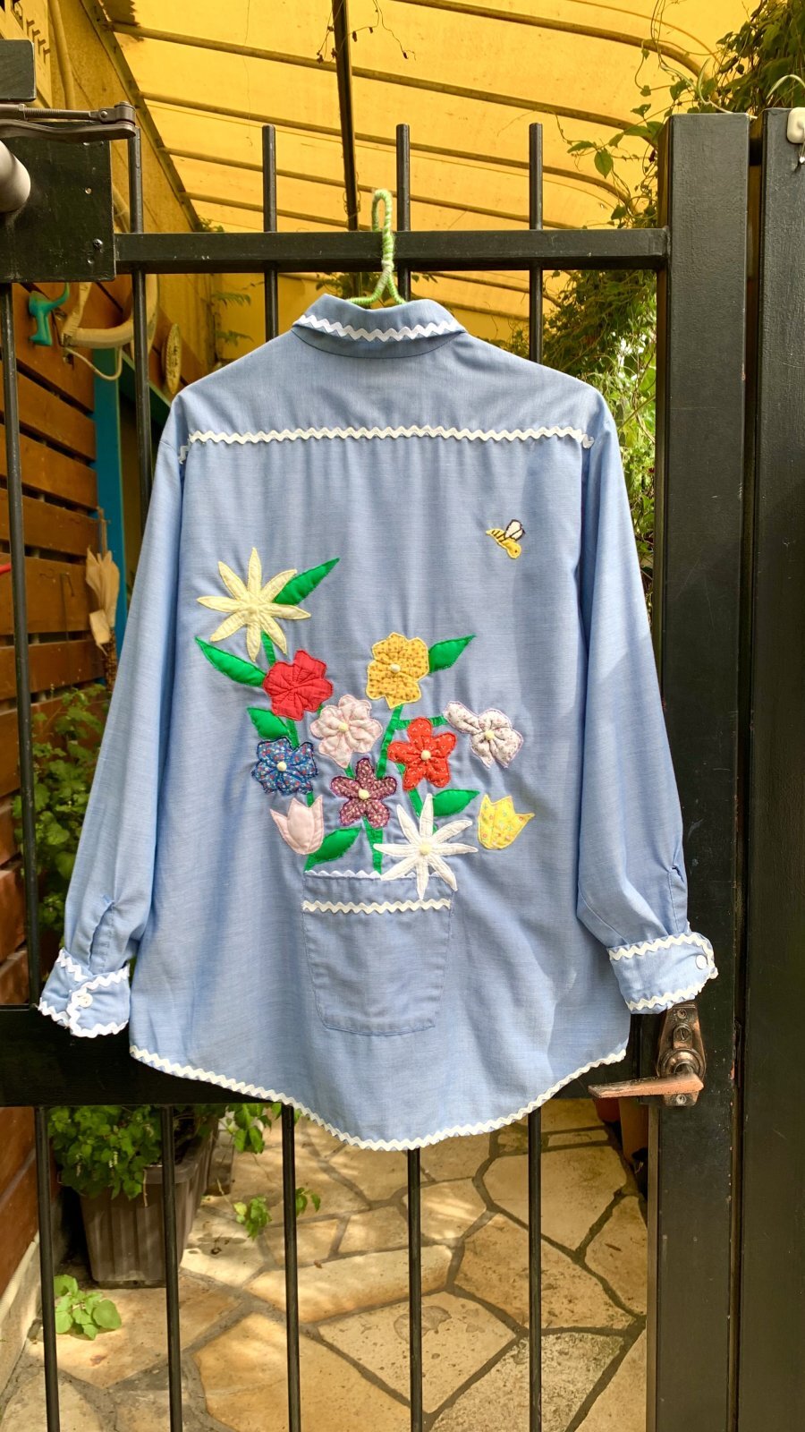 画像: Vintage flower&butterfly&bee patchwork chambray shirt