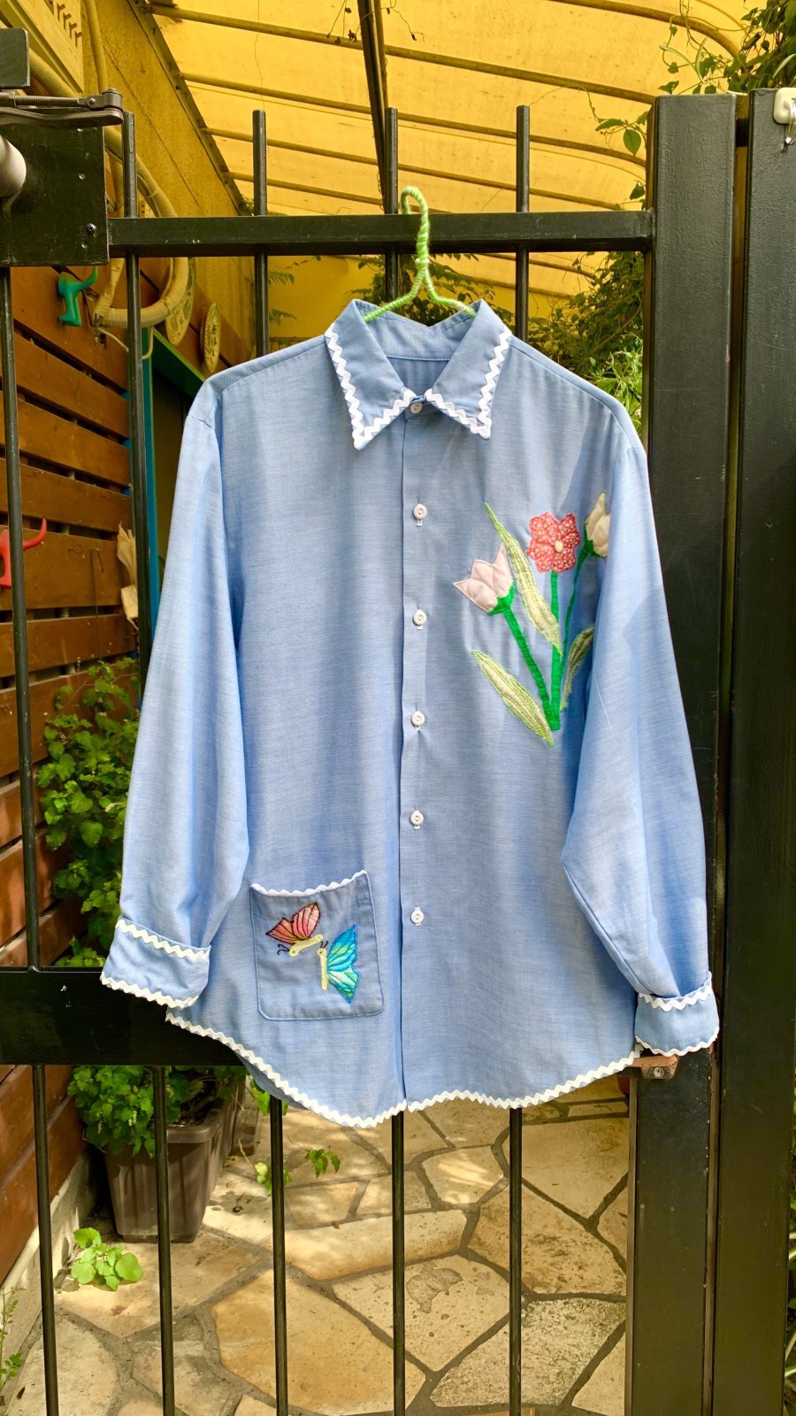 画像: Vintage flower&butterfly&bee patchwork chambray shirt