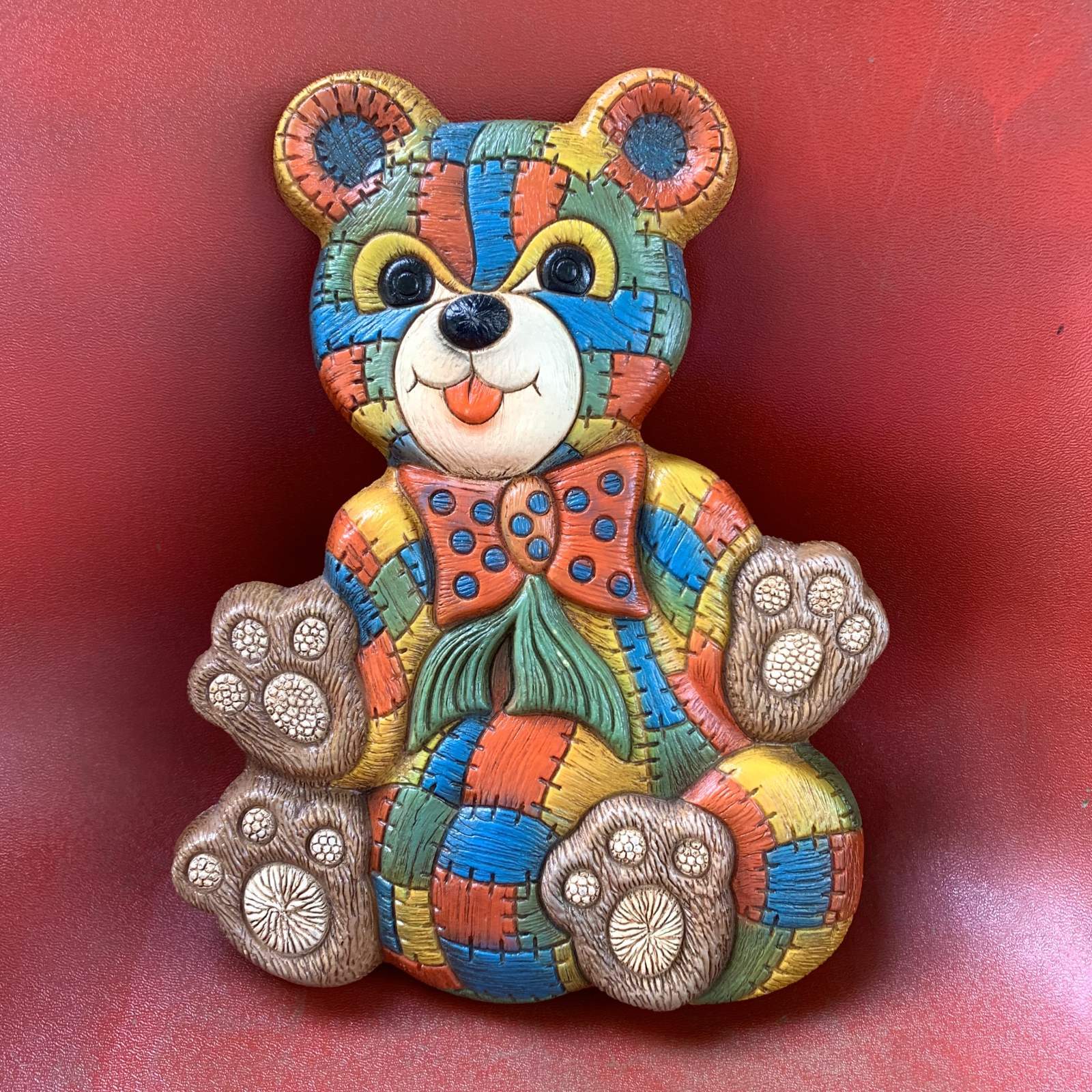 画像: Vintage colorful bear wall hanging