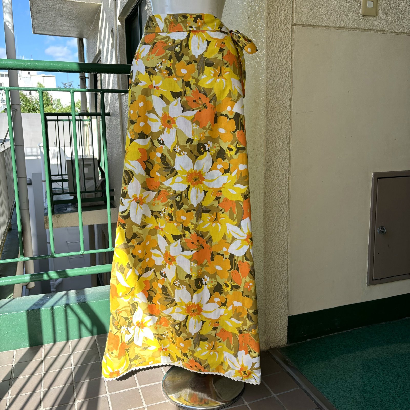 画像: Vintage flower patchwork reversible wrap long skirt