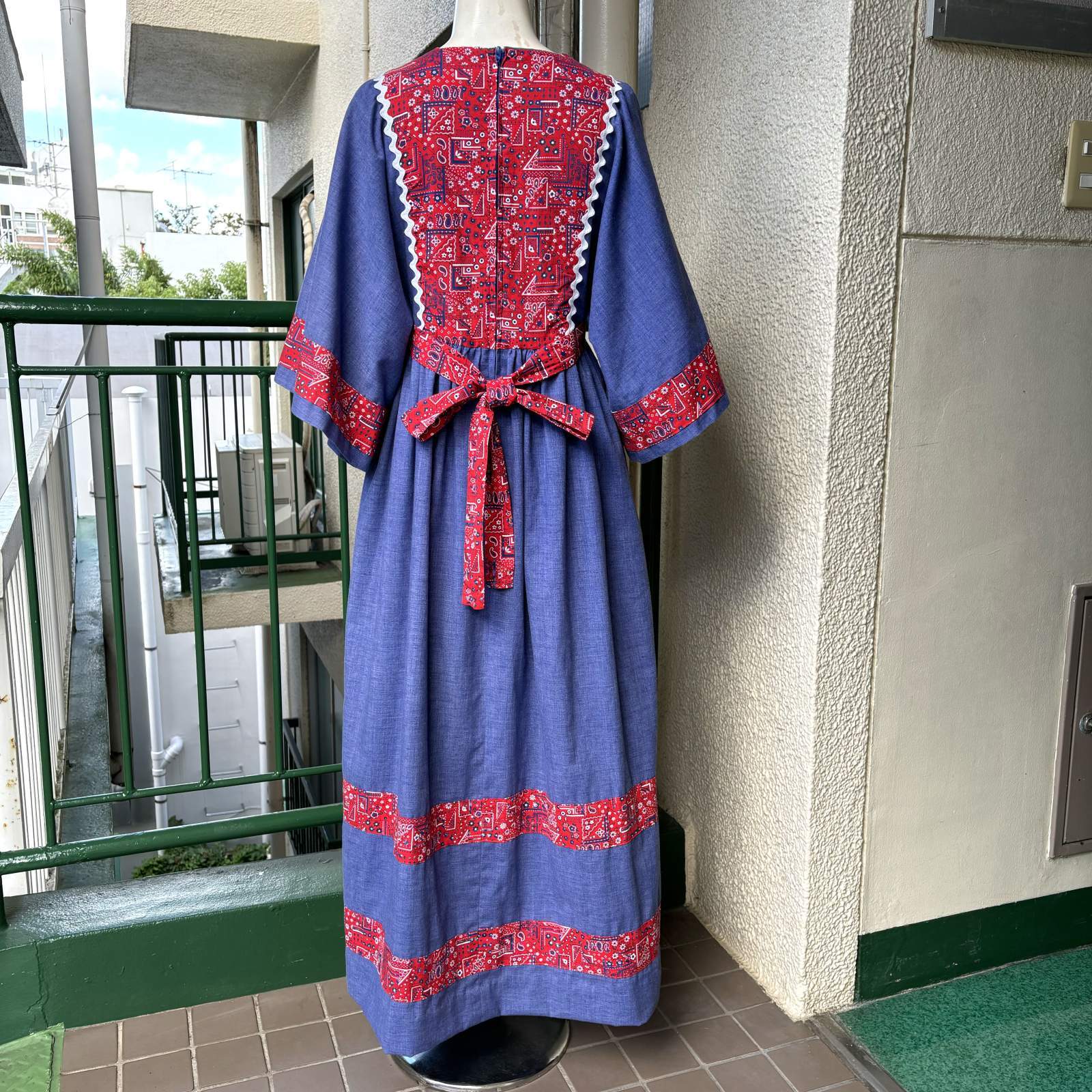 画像: 70S flare sleeves bandana maxi dress