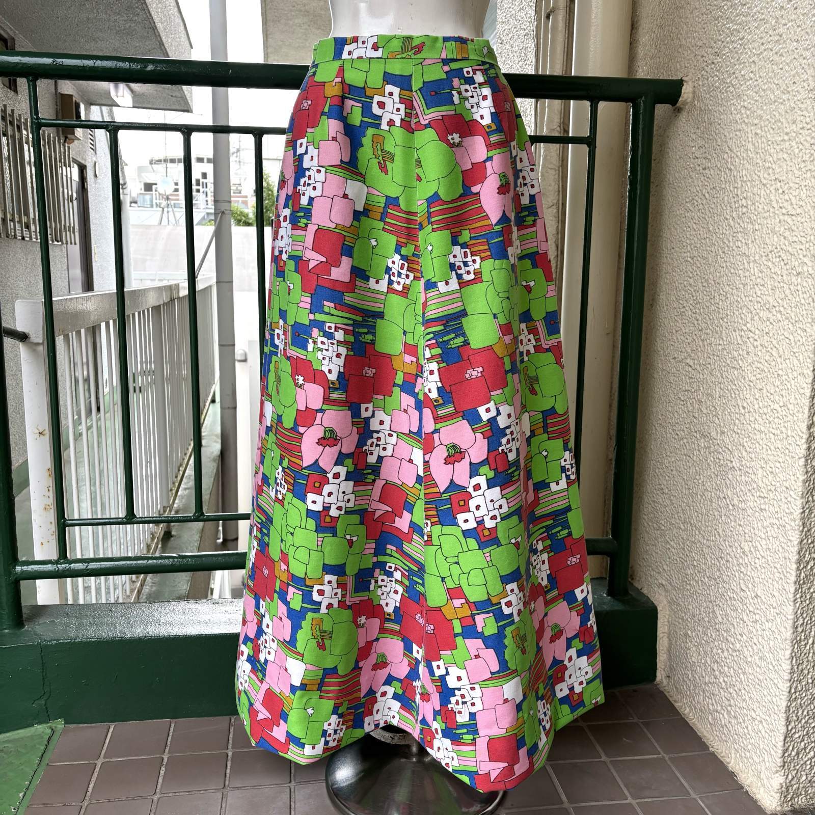 画像: Vintage design flower printed long skirt