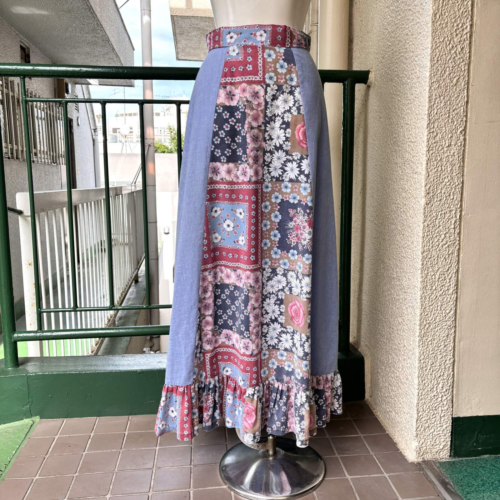 画像1: Vintage flower patchwork long skirt