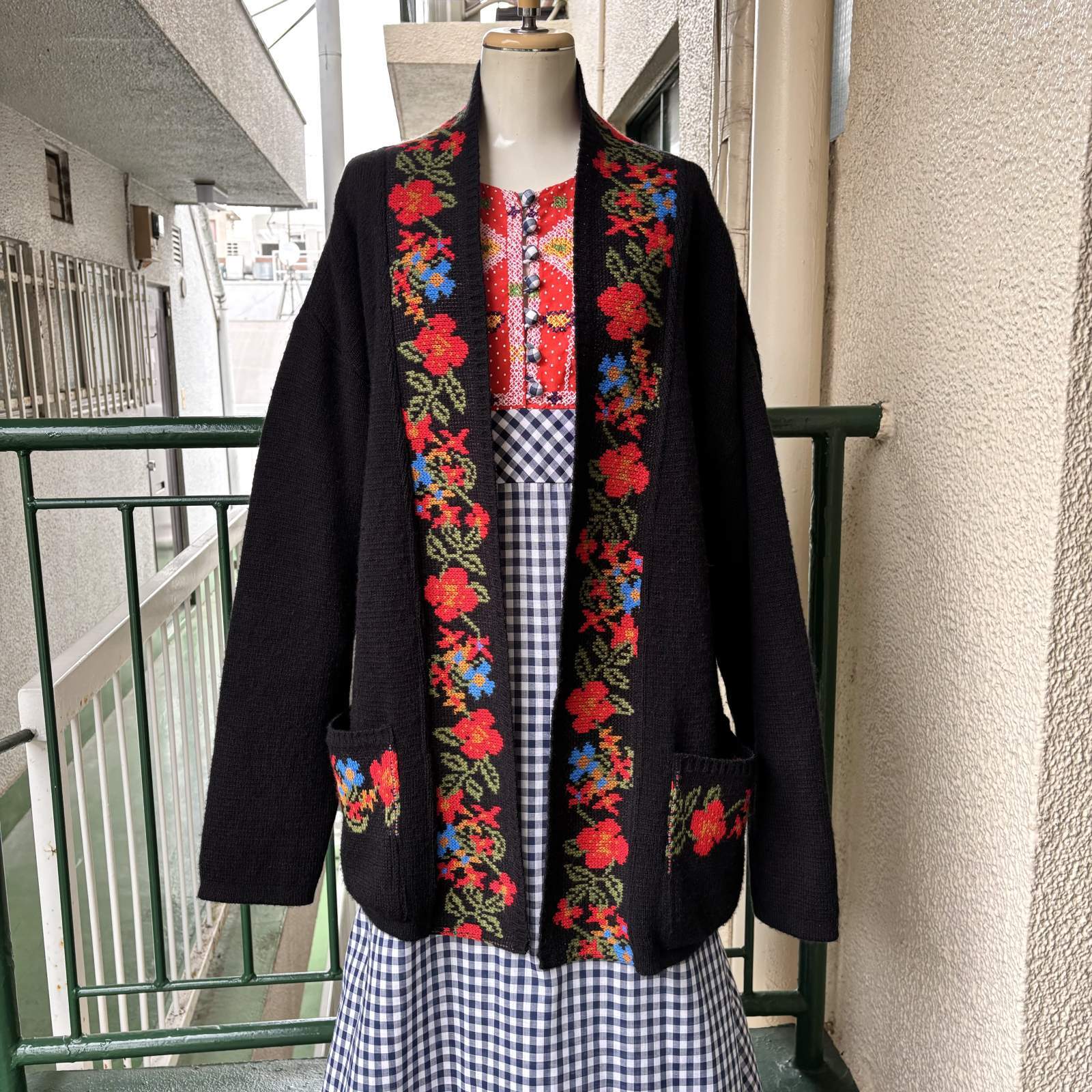 画像1: Vintage flower pattern knit cardigan