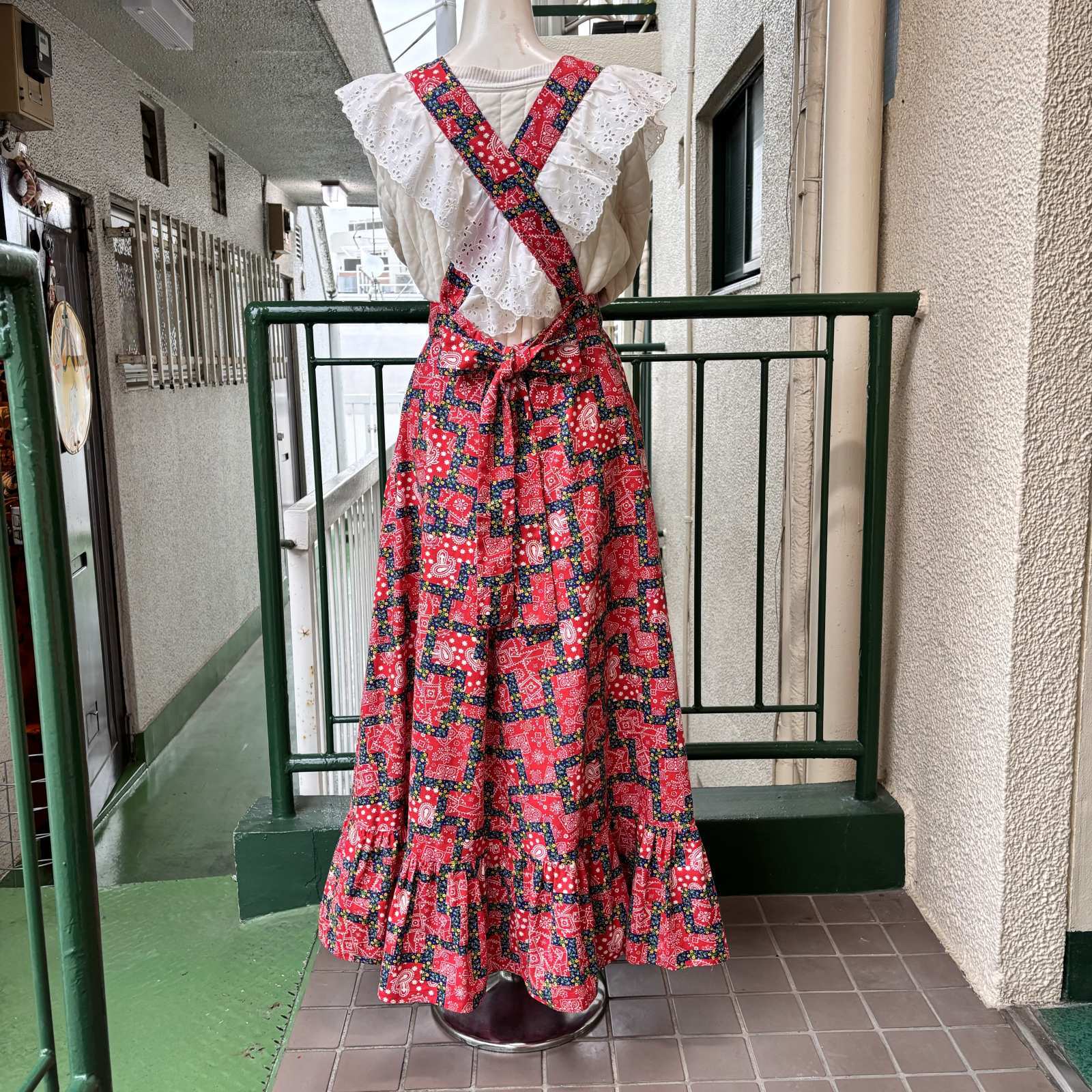 画像: Vintage bandana&flower patchwork printed apron dress