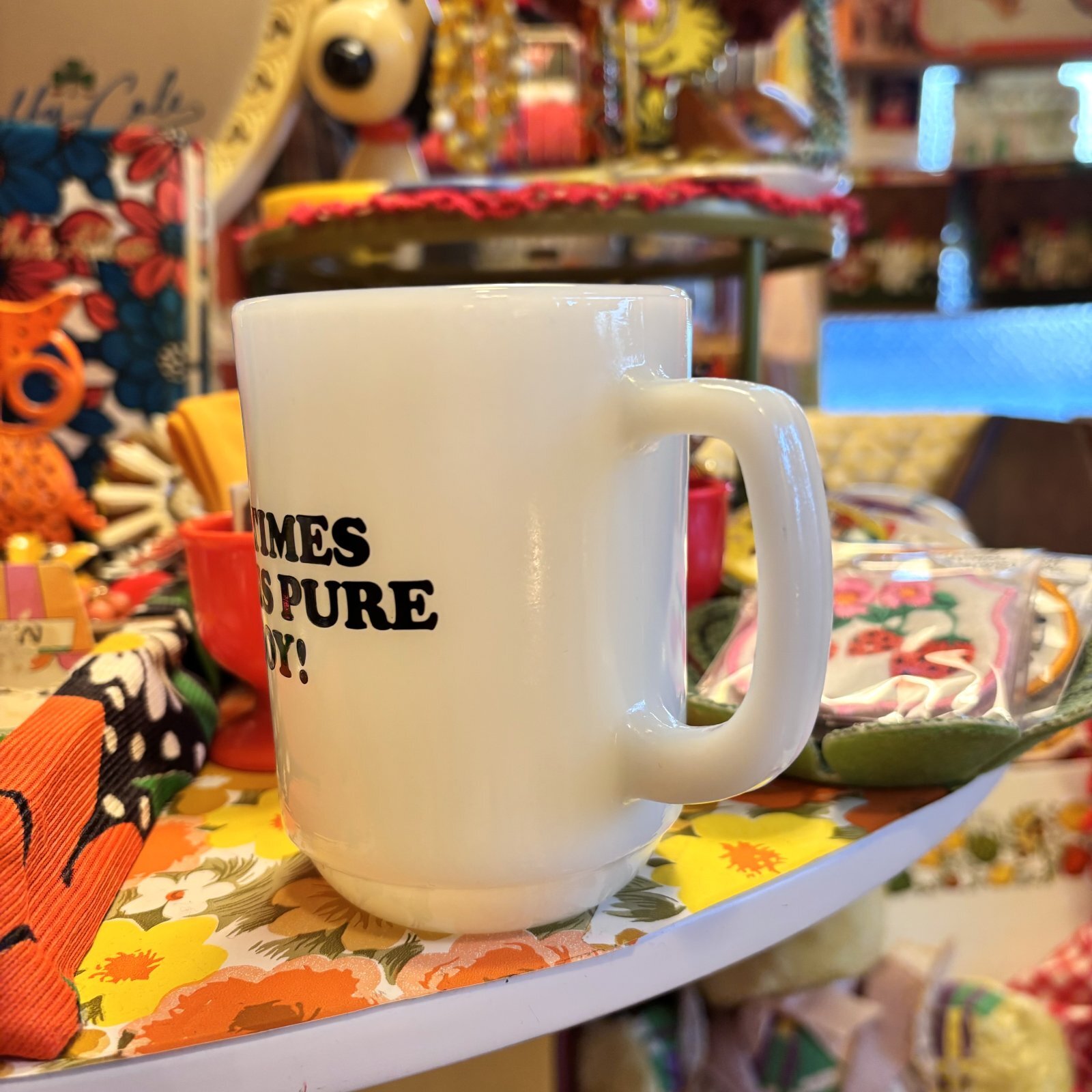 画像: Vintage FireKing snoopy joy mug