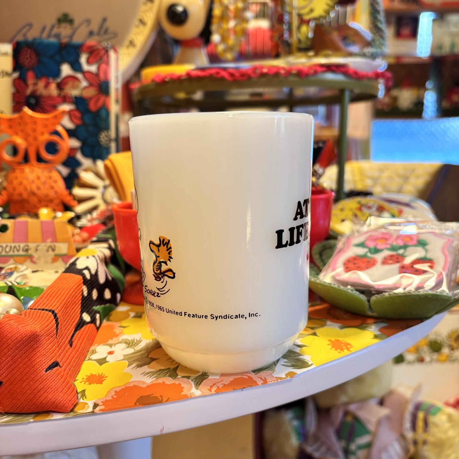 画像: Vintage FireKing snoopy joy mug