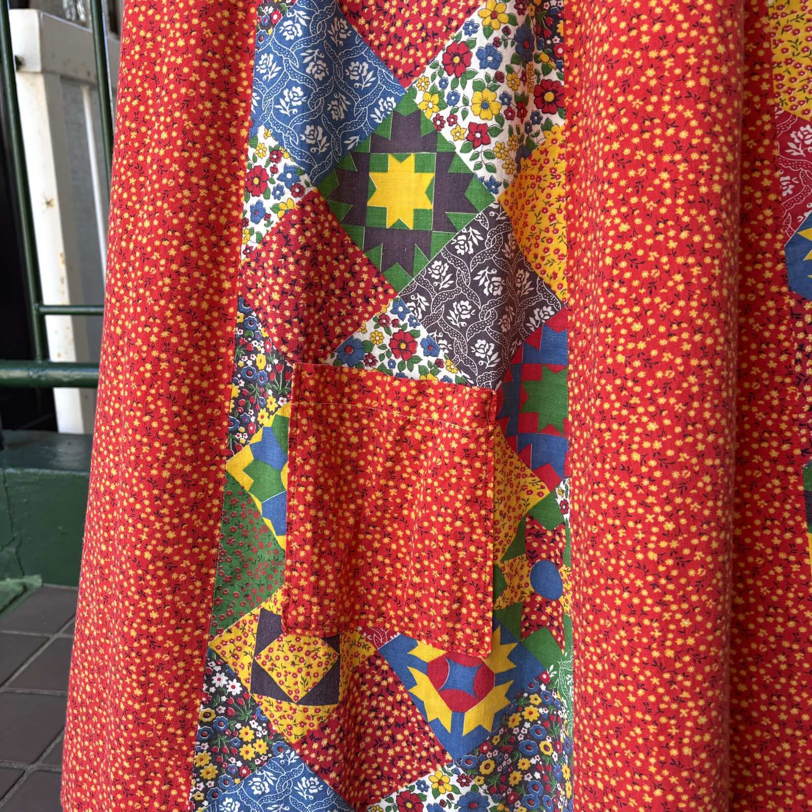 画像: Vintage flower patchwork printed 2pocket long skirt